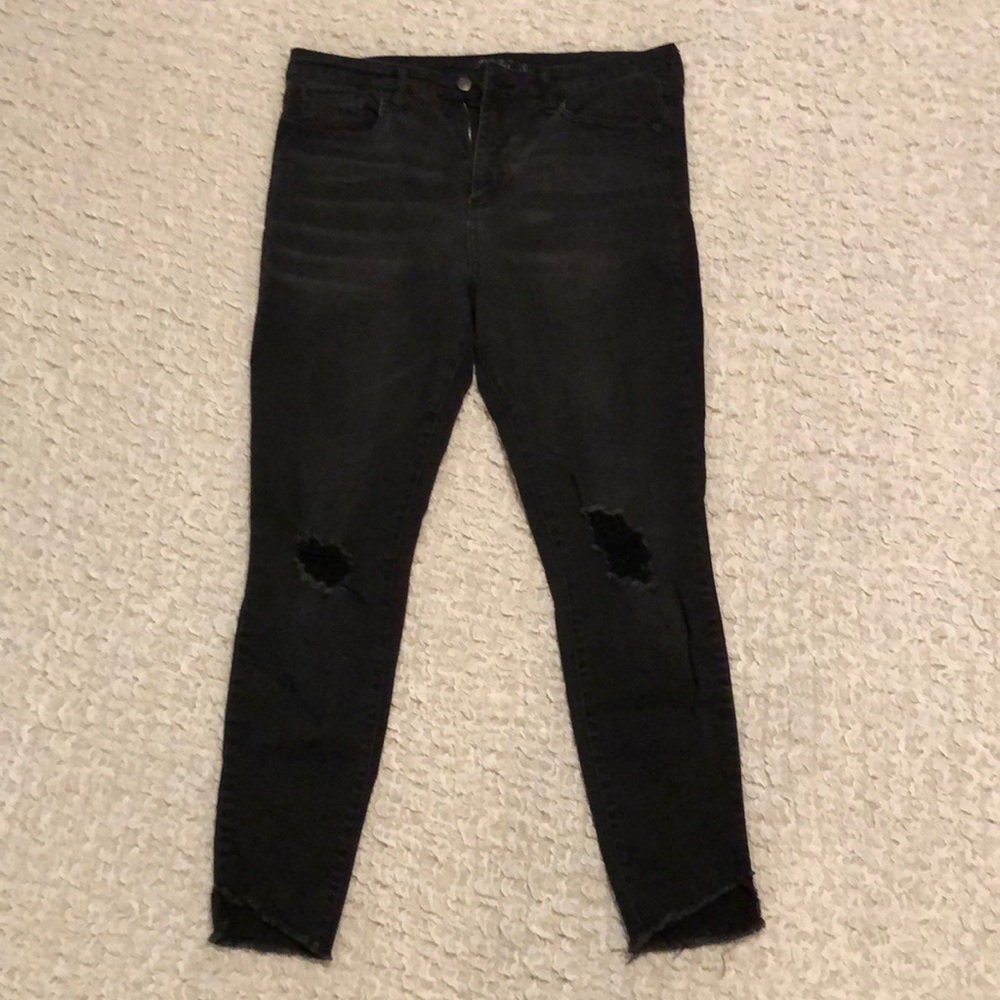 Wild Fable Black distressed skinny jeans. Size 14